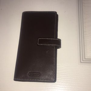 Coach credit card holder/wallet in brown leather.
